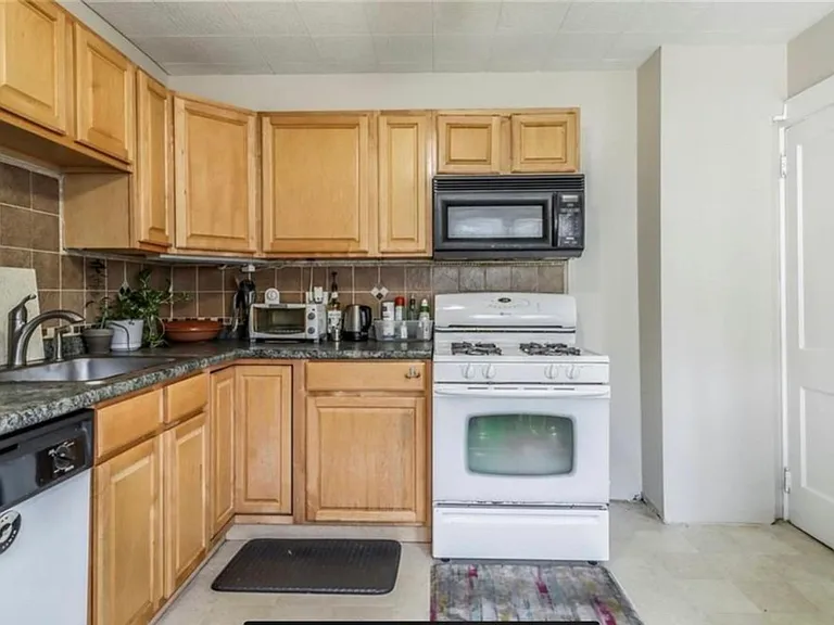 58 Ardmore St #1 — Photo 5