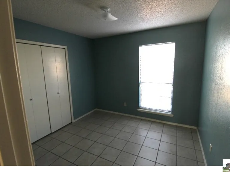 2404 Fieldstone Dr — Photo 15