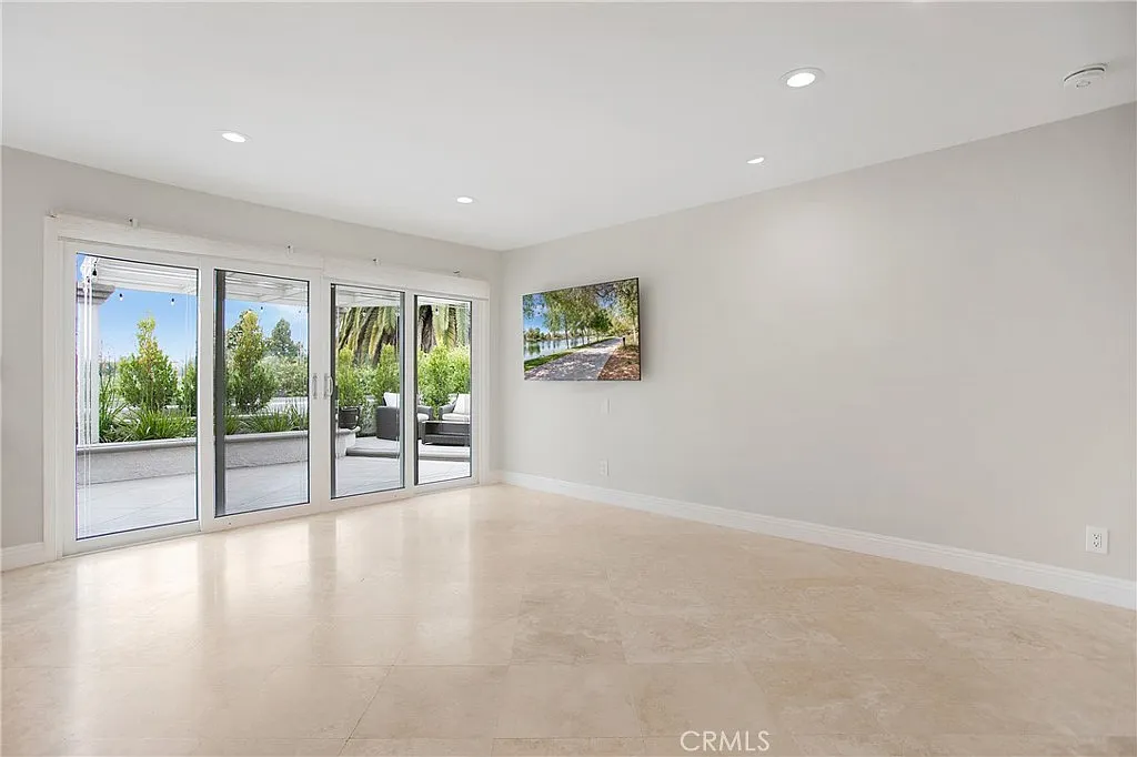 4 bed, 1977 sqft, $5,500 — Photo 4