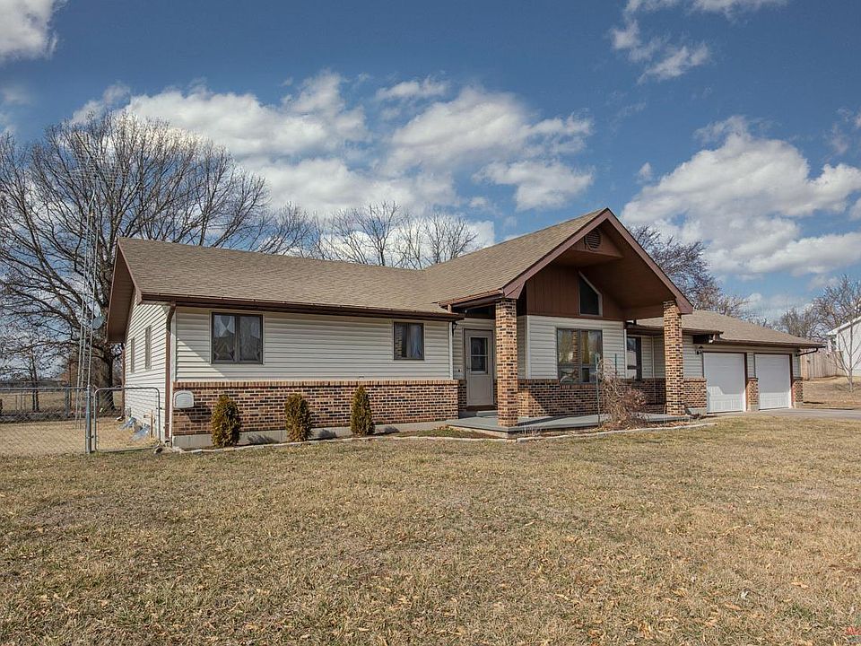 202 Cherry Ln, Cole Camp, MO 65325 | MLS #94467 | Zillow