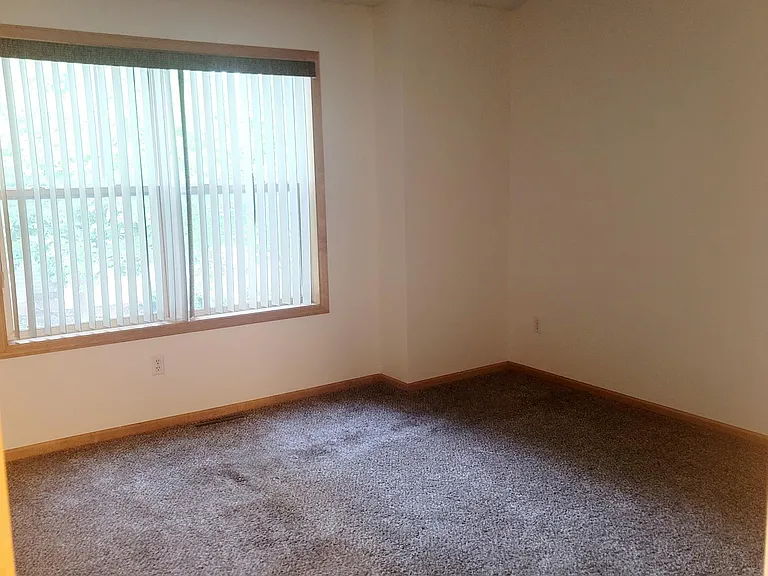 3049 Chamberlain St N #4 — Photo 5