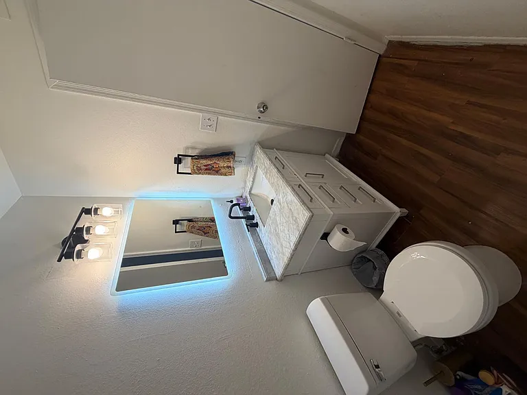 1600 E Laguna Dr — Photo 2