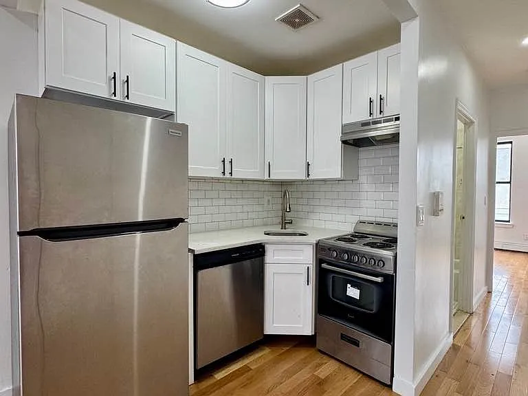 438 Lenox Ave #3 — Photo 6