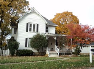 132 S 1st St, Elburn, IL 60119
