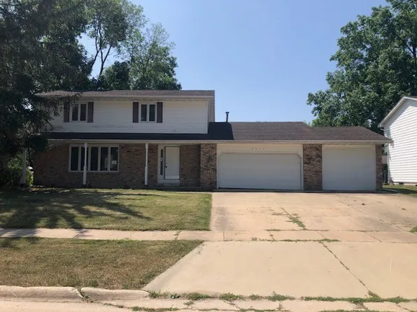 4233 Sunland Ct SE, Cedar Rapids, IA 52403