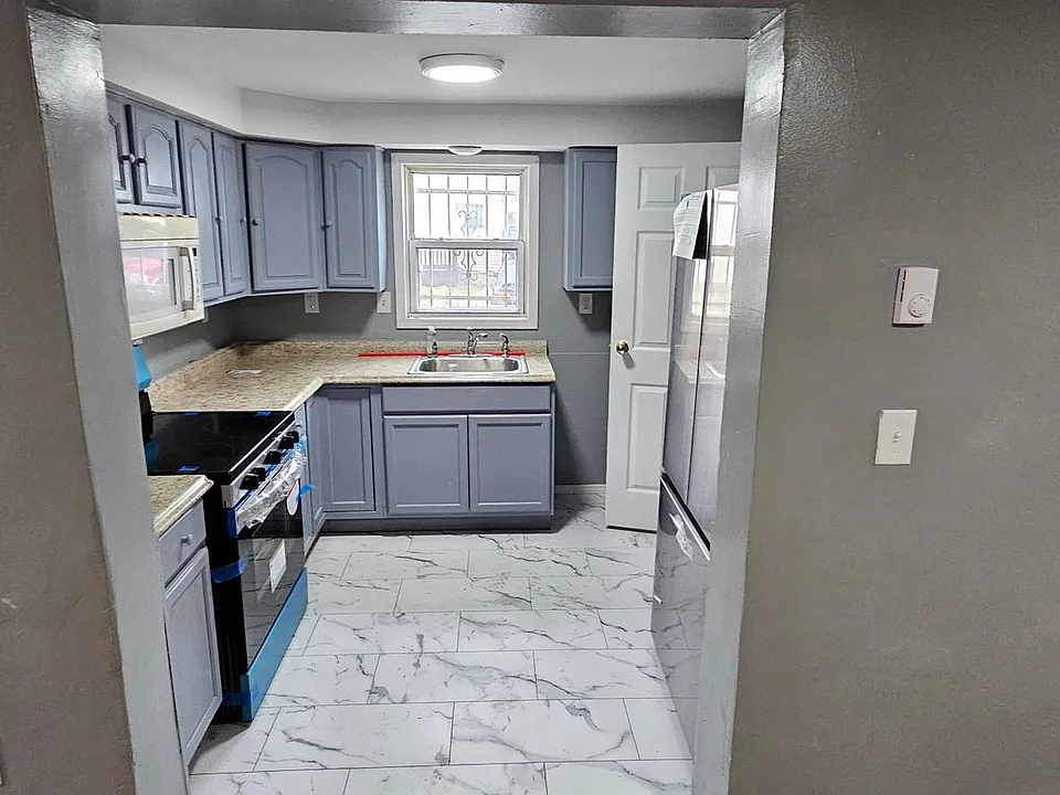 12 N 11th St