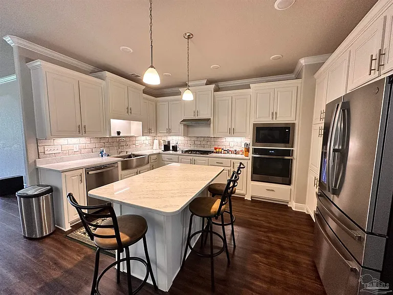 2346 Habersham Ln — Photo 10