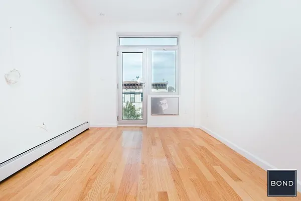 Rented by Bond New York | media 8