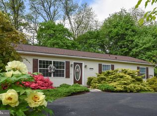 659 S 5th Ave, Royersford, PA 19468