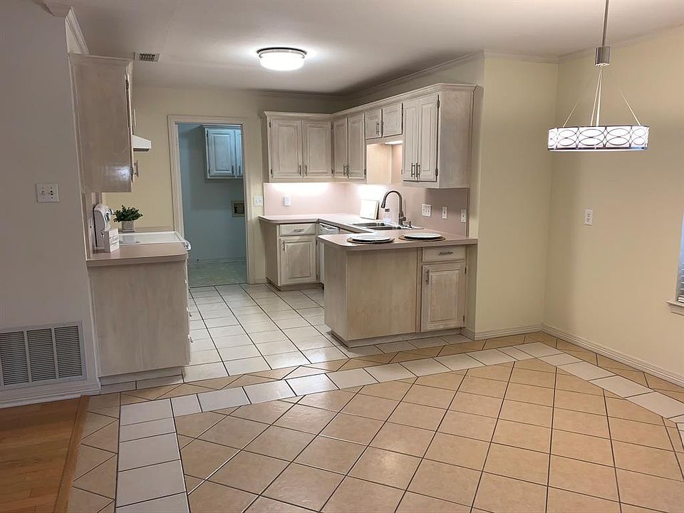 1st image of 1508 Oxford Ln