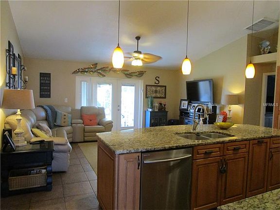 3rd image of 6235 Fallingleaf Ct N