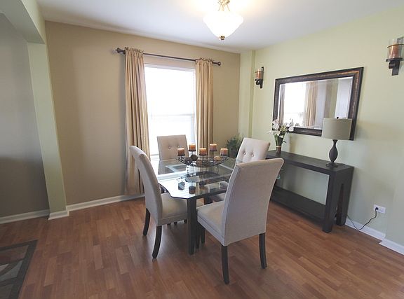 3rd image of 2901 Banbury Ln
