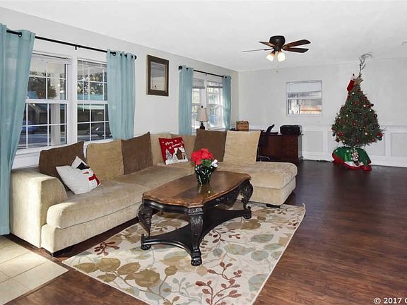 4th image of 25434 SW 2nd Ave