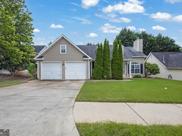 3020 Meadow Glen Pass, Fairburn, GA 30213