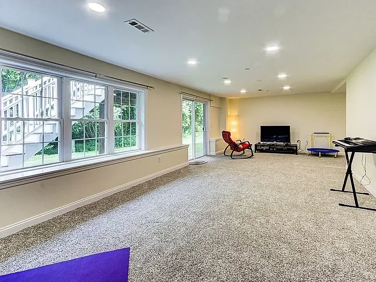 23 Holbrook Ln — Photo 22