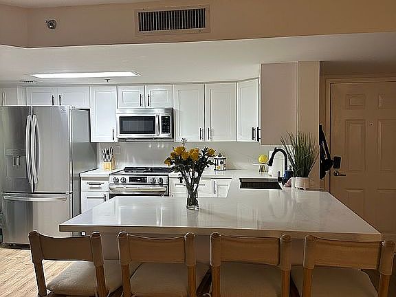Kitchen with quartz counters