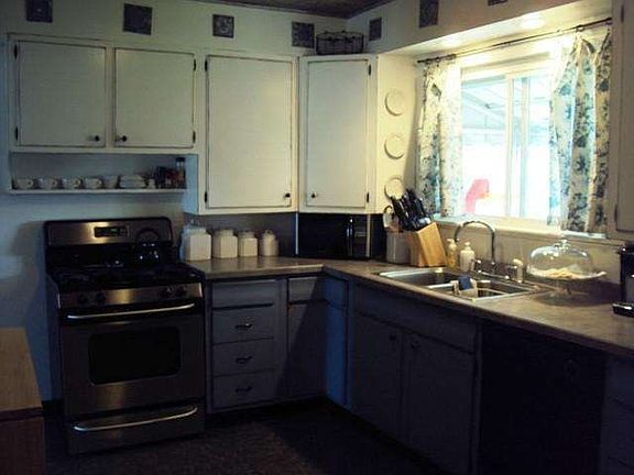 4th image of 2657 Hawthorne Ave