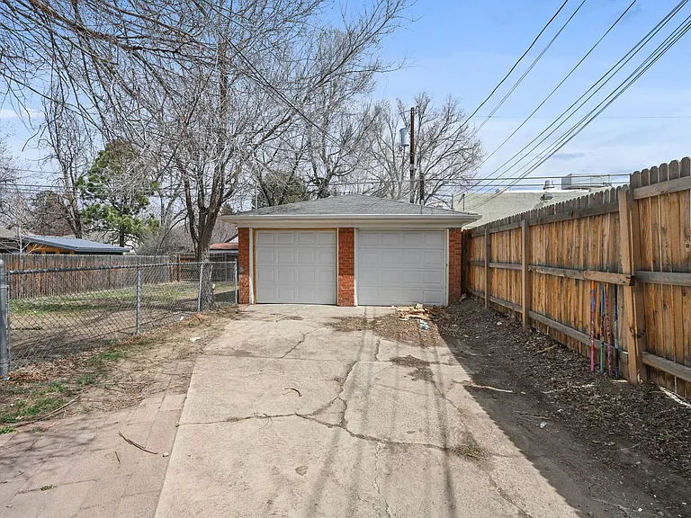 1520 Oneida St #B — Photo 23