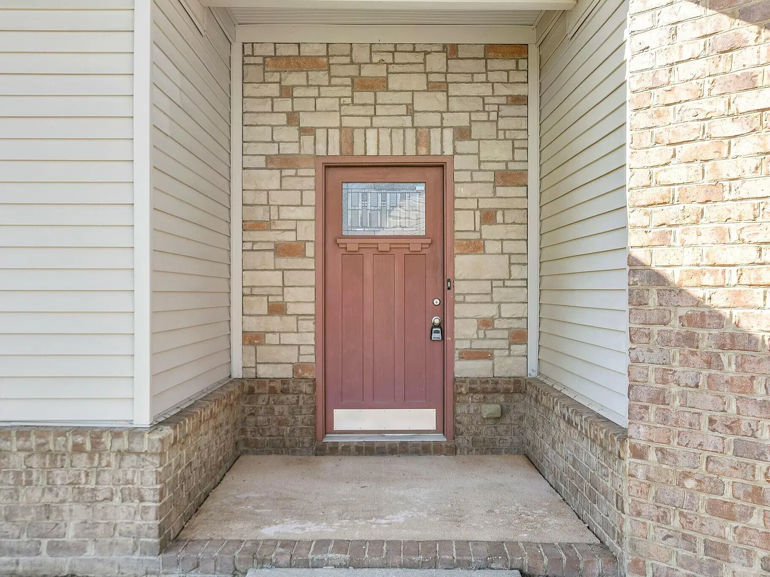 3 bed, 1938 sqft, $1,750 — Photo 3
