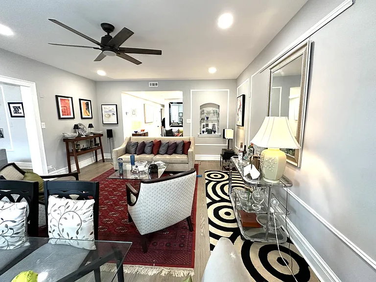1354 W Carmen Ave #1F — Photo 7