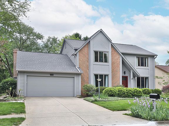 2nd image of 1041 Rutland Way