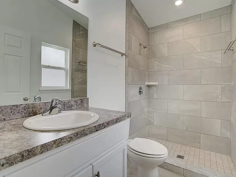 1037 Cass Ave — Photo 10