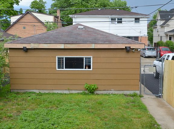4th image of 815 N 21st Ave