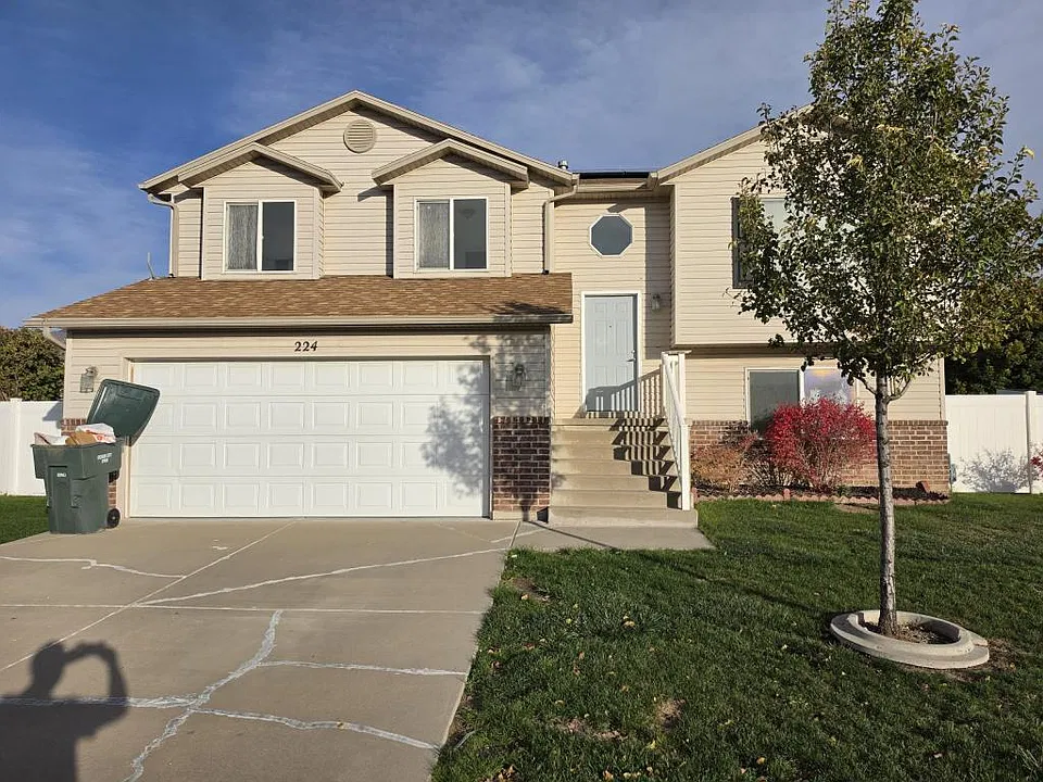224 N Century Dr