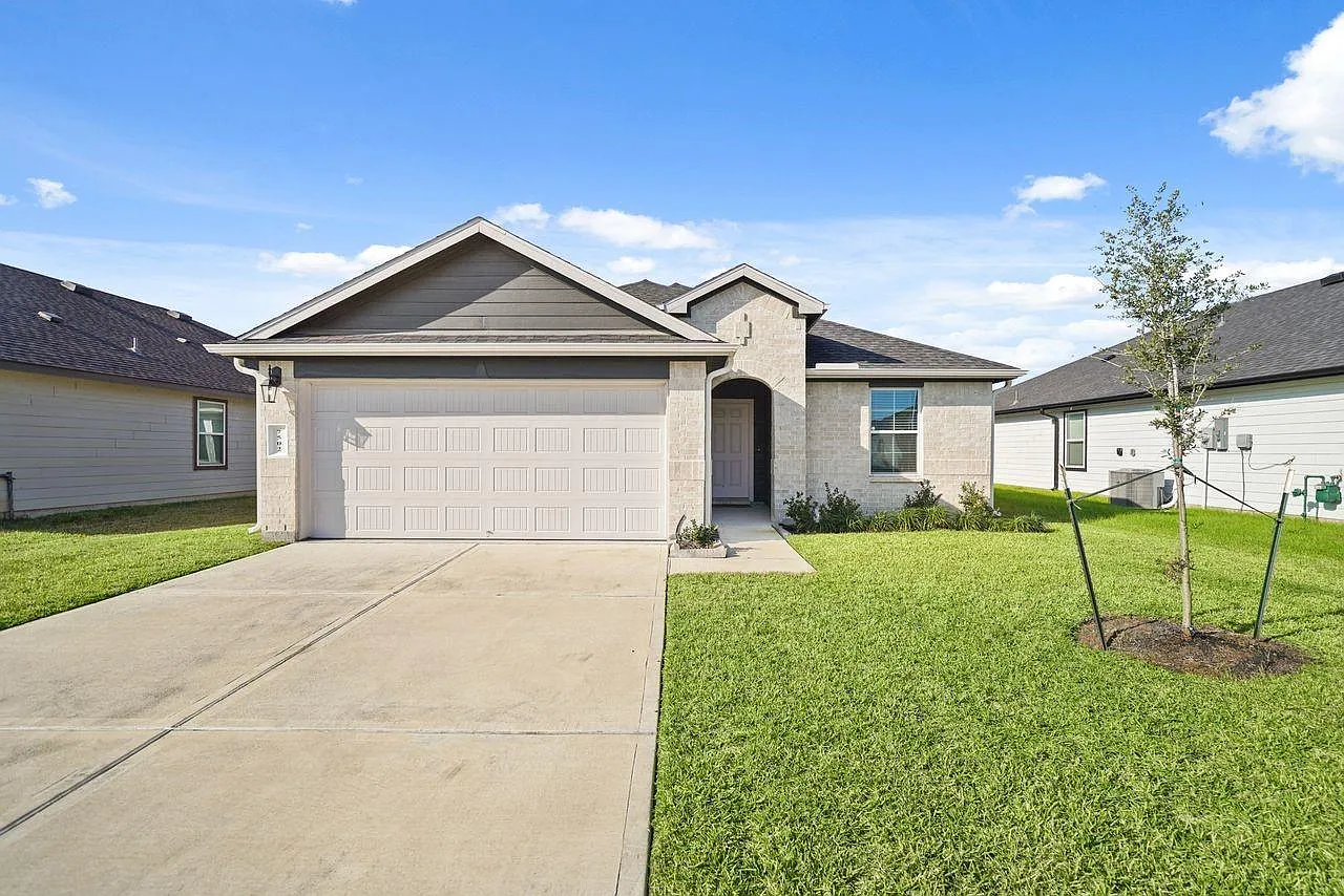 3 bed, 2.0 bath, 1442 sqft, $2,100 — Photo 1
