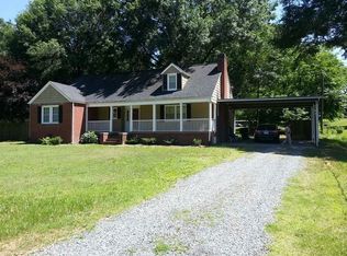 1104 Washington St #HOUSE, Eden, NC 27288