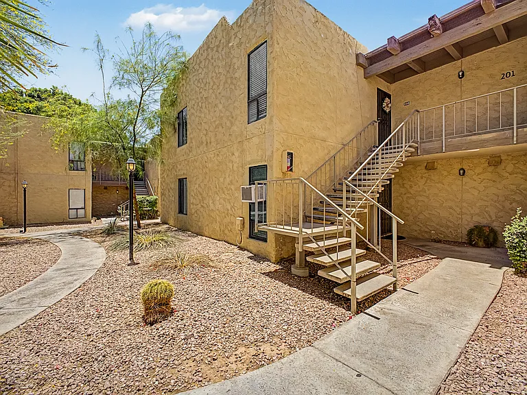 4950 N Miller Rd #ROAD200 — Photo 21