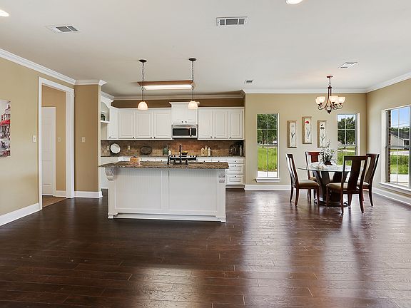4th image of 44076 Bayou Blvd