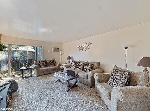 4th image of 1321 E Turtle Creek Cir APT D