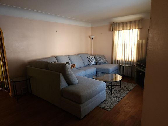 5th image of 127 Gratton St