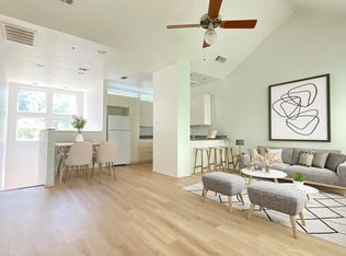 1212 N Beacon St APT B, Dallas, TX 75206
