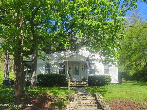 120 Sand Spring Rd, Cresco, PA 18326