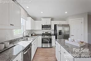 2nd image of 521 Grandiflora Ave #100