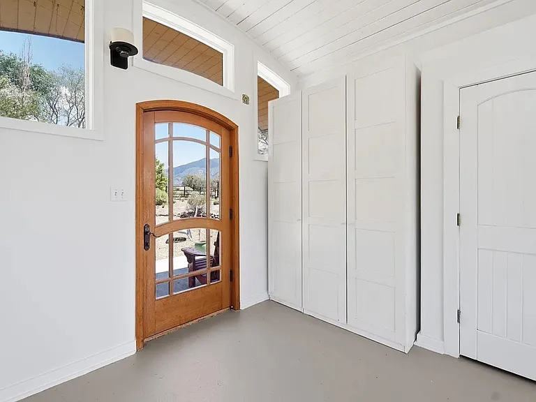1036 La Cienega Rd — Photo 3