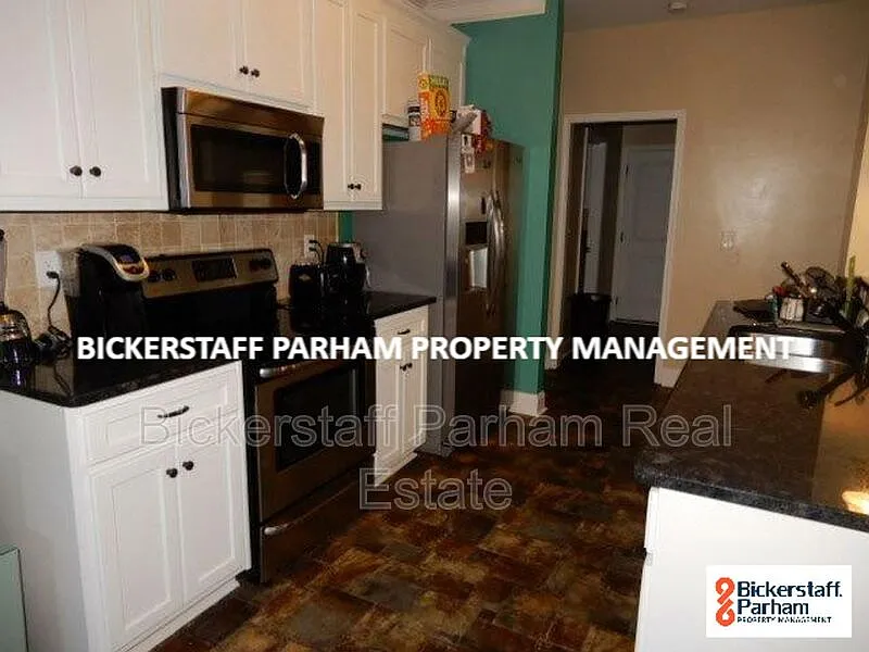 4 bed, 2.0 bath, 2171 sqft, $1,895 — Photo 2