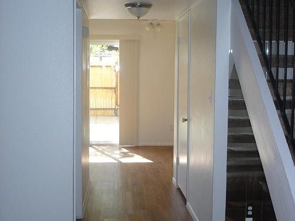 2nd image of 2233 W Farmdale Ave Unit 13