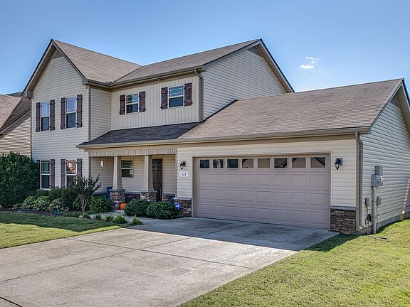 2nd image of 1117 Halverson Dr