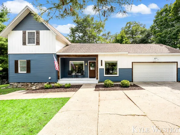 315 N Bridge St, Belding, MI 48809