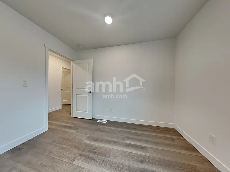8007 Katriel Ct SW — Photo 22