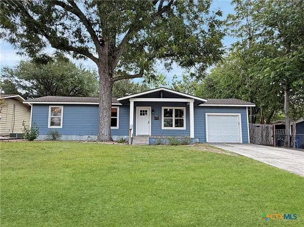 335 W Jahn St, New Braunfels, TX 78130