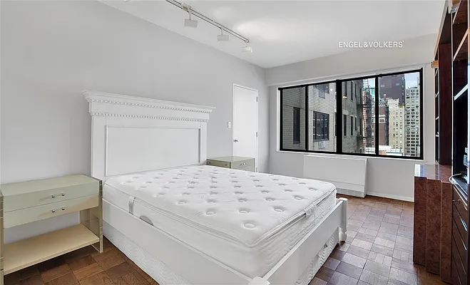 Sold by Engel & Völkers New York Real Estate | media 8