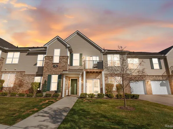 9805 Ridge Run St, Howell, MI 48855