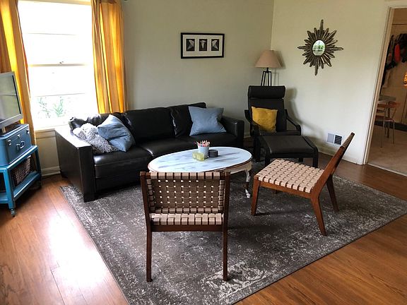 Light and bright large living space, great hardwood floors