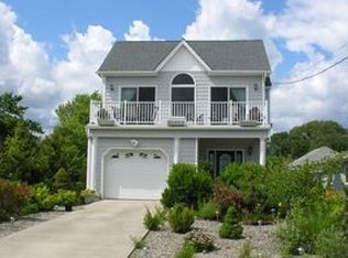 707 Riverside Dr, Toms River, NJ 08753