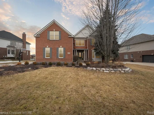45410 Pebble Beach Ct, Northville, MI 48168