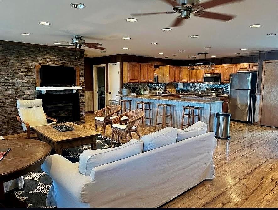 2nd image of 36 Greenwood Miller Rd